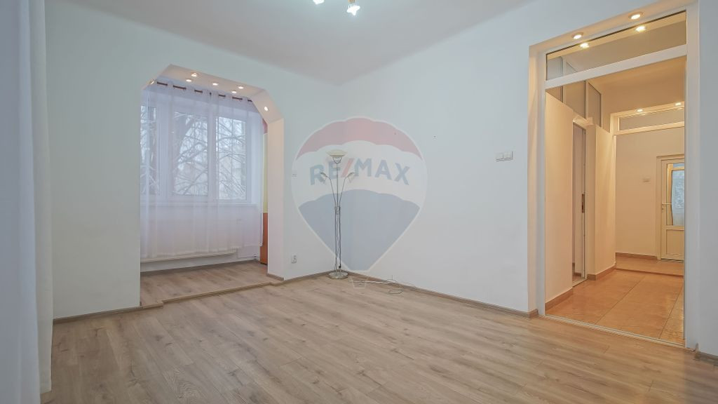 Apartament 2 camere - chirie str. Toamnei nr. 24/ Centrul...