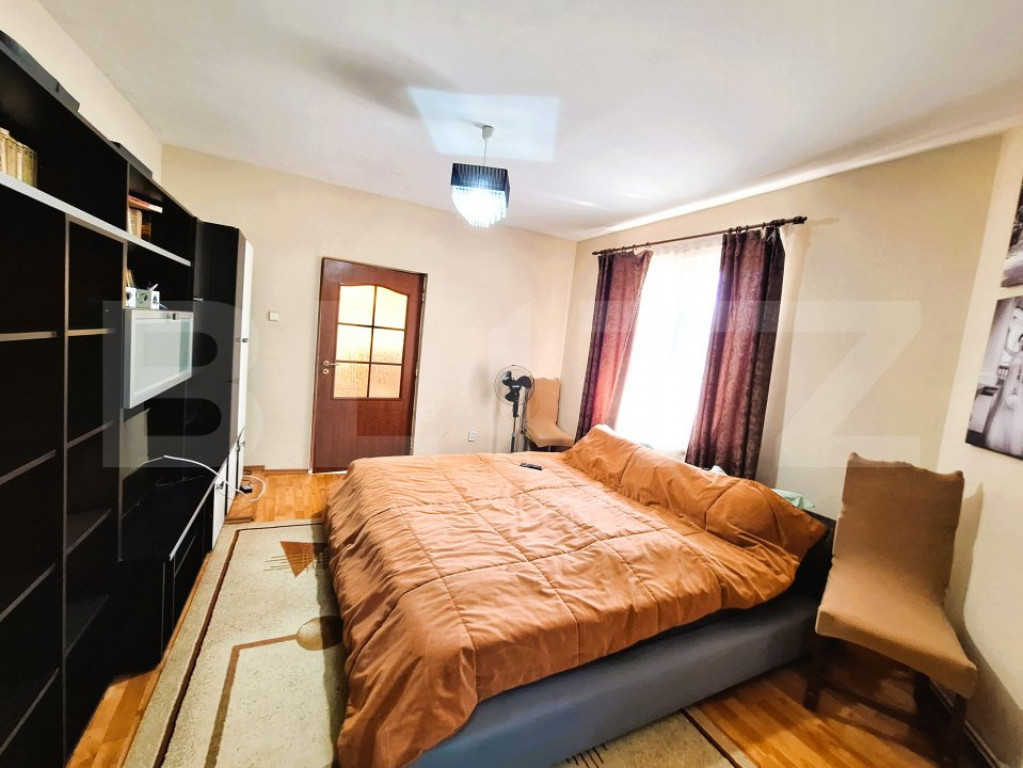 Dormitor în Casă cu 4 dormitoare, cheltuieli incluse, zona