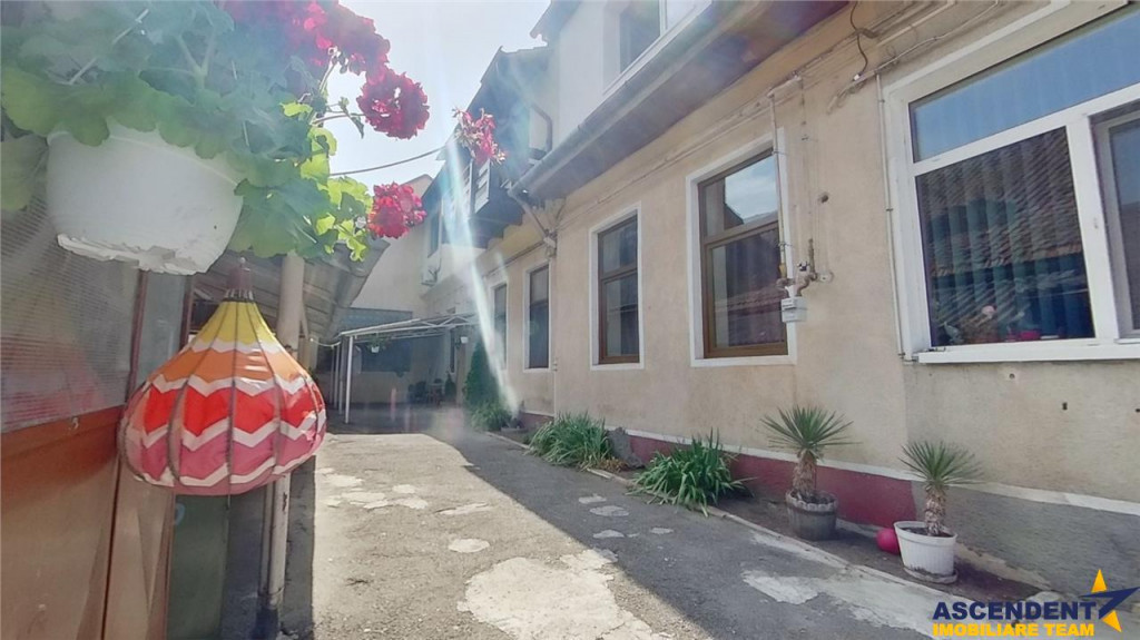 Live 3D! Apartament in casa, cu terasa si curte interioara,