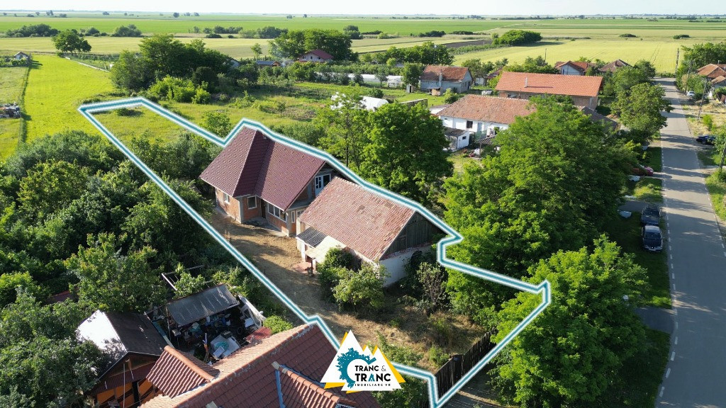 2 case pe același teren – ocazie unică in Sanpaul, la doar 6 km de Ara