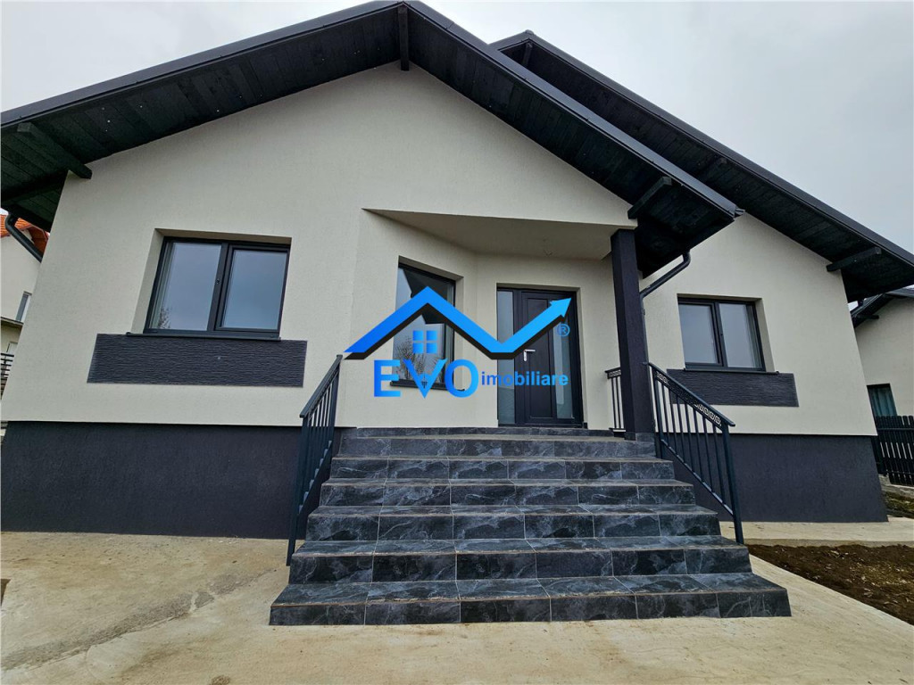 Casa plan parter , 3 camere , 78 mp , Miroslava Iasi