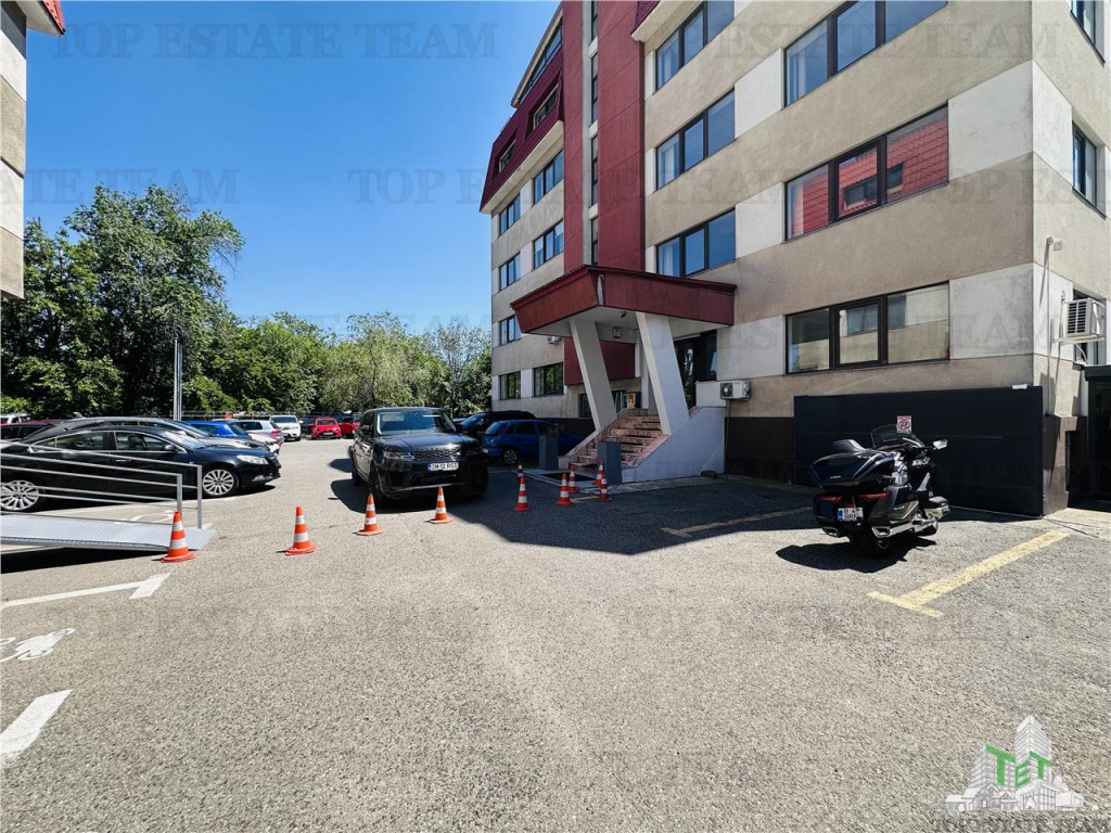 Cladire de birouri 1340 mp utili, D P 5E, 30 locuri de parca