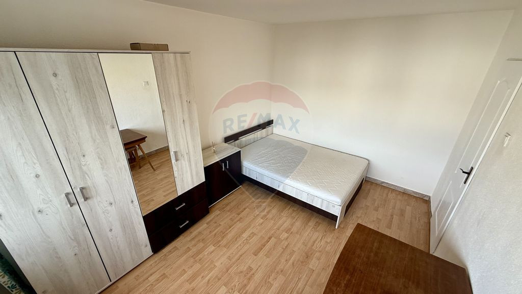 Garsoniera de închiriat Bd Traian