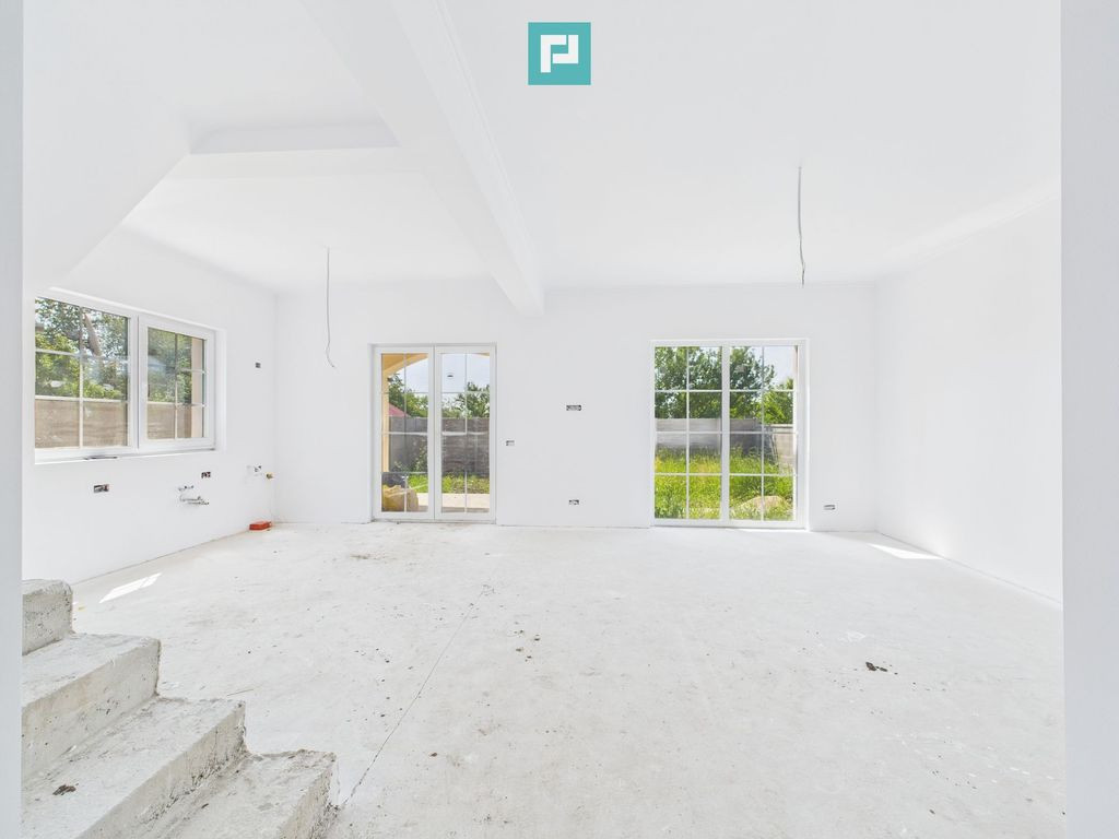 Jumătate de Duplex Modern în Giarmata