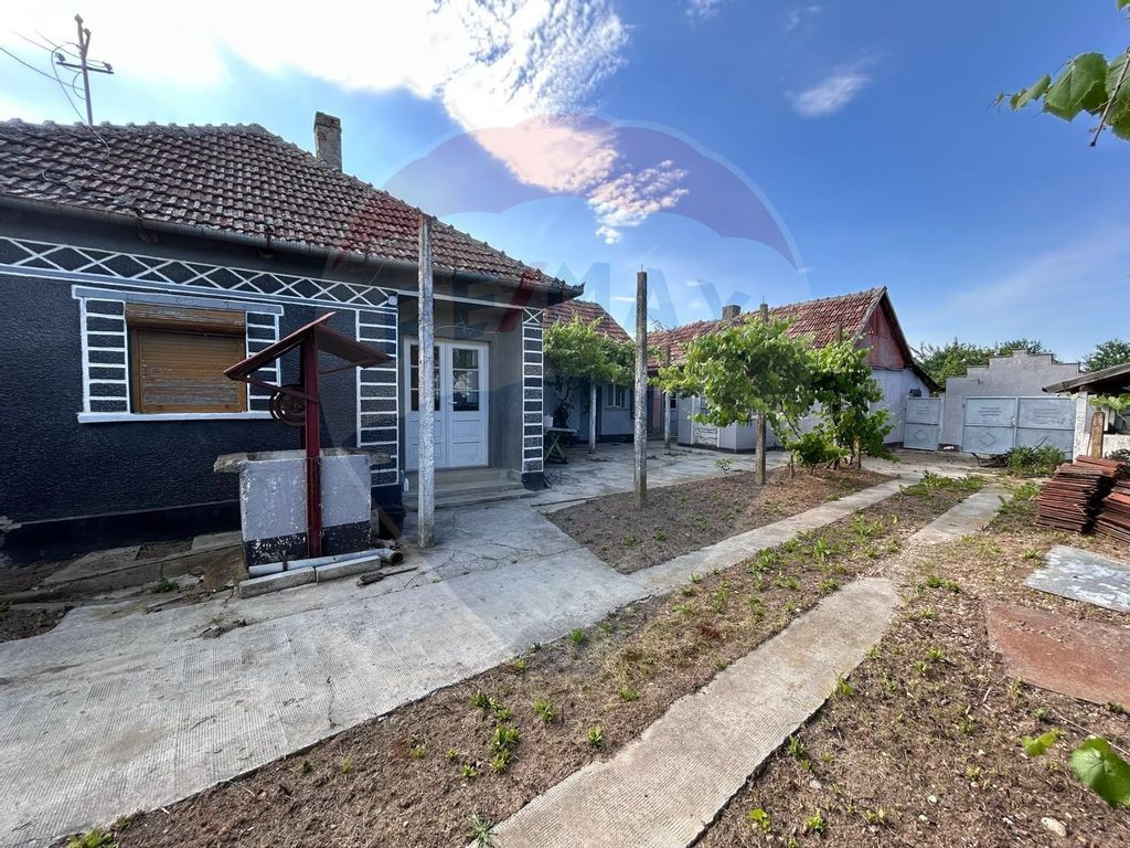 Casa cu teren 1004mp in Tulca