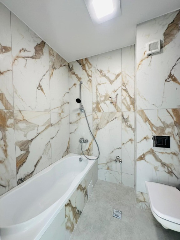 Bloc nou / Compozitorilor / Primo