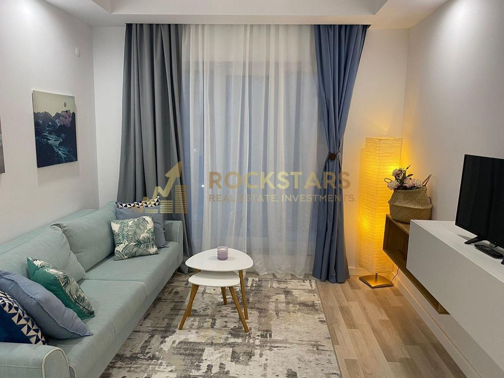 Garsonieră de închiriat în Cosmopolis