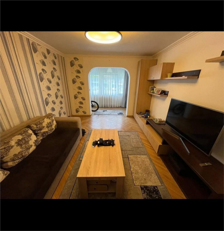 Apartament de 3 camere zona Racadau