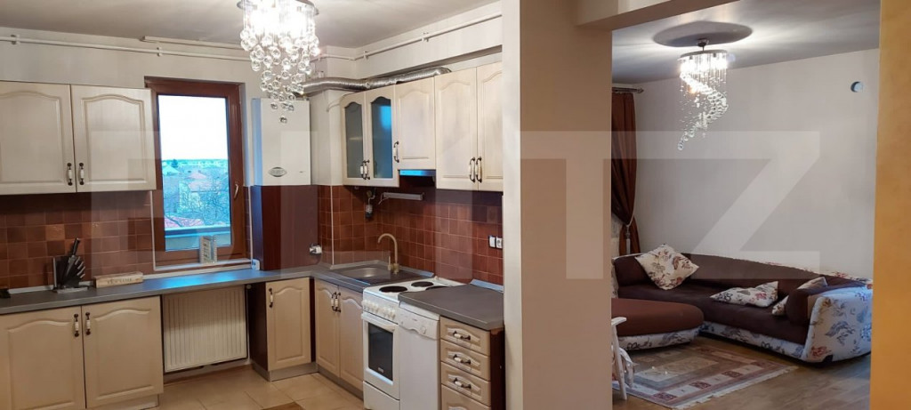 Apartament de inchiriat, cu 3 camere, 90 mp, zona semicentra