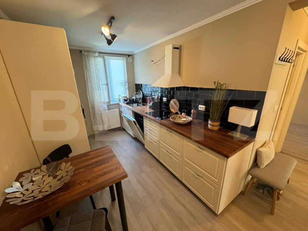 Apartament 3 camere, decomandat, renovat total – finisaje