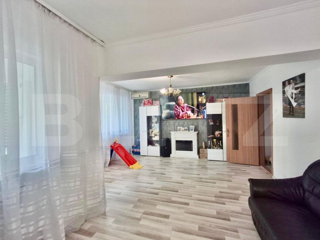 Apartament decomandat, 3 camere, 90 mp, 1 Mai zona Dunarea