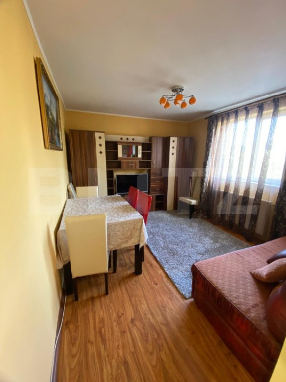 Apartament de inchiriat, cu 2 camere, 50 mp, zona Nord Vest