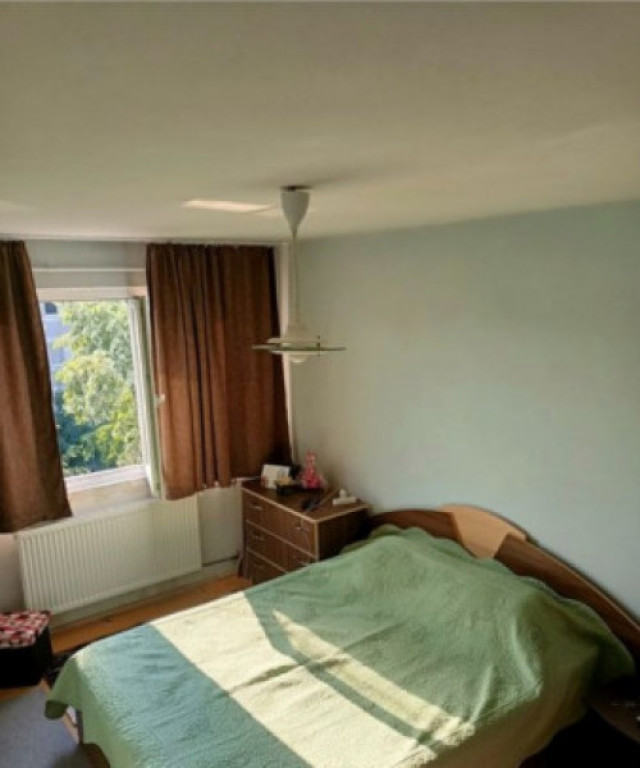 Apartament 3 camere, etajul 4/4 Ploiesti Vest