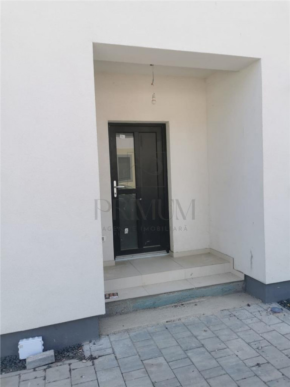 Casa insiruita - finalizata - spatiu foarte generos - 3 dorm