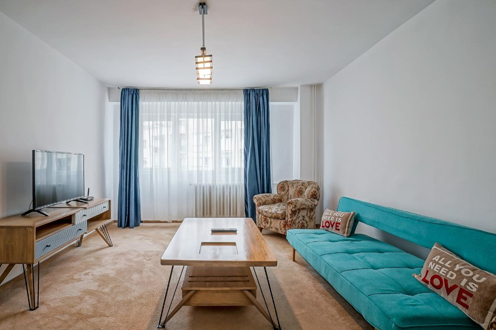 Unirii - 3 camere decomandat 2 bai ultracentral