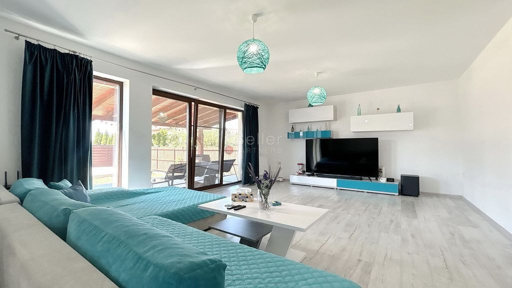 Curte Generoasa Zona Linistita