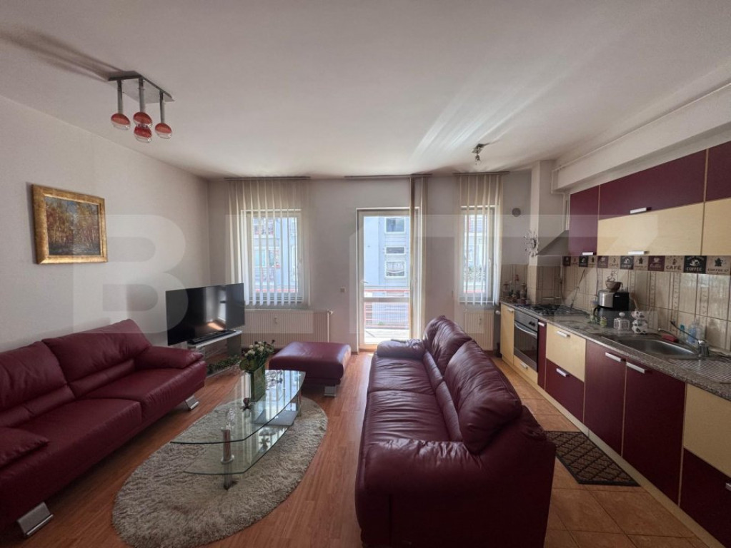 Apartament de vanzare, cu 3 camere, 72,5 mp, zona cent