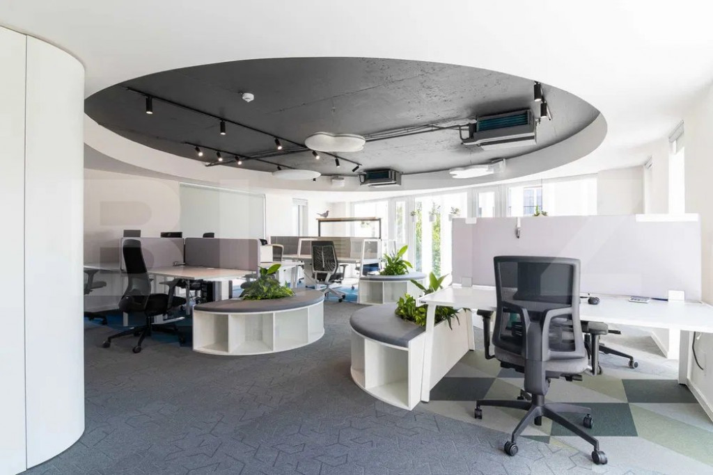 Cladire birou/servicii, de inchiriat, 330 mp, 10 parcari, cu