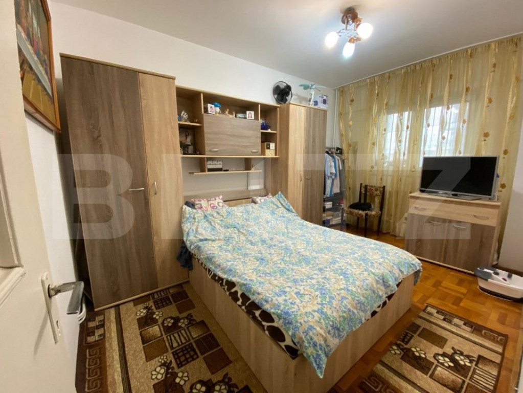 Apartament de vanzare cu 2 camere, etaj 1 - zona M-uri ,Ceta
