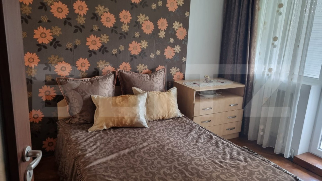 Apartament de vanzare, cu 3 camere, 71 mp, zona Micro 16