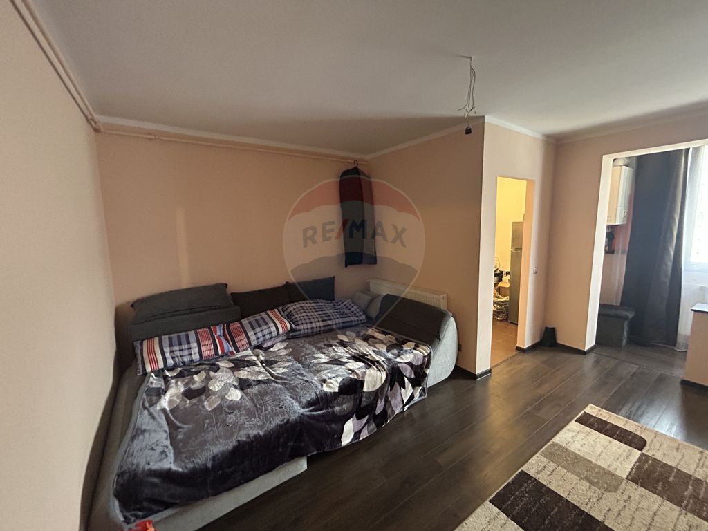 Garsoniera Luminisului et. 3 recent renovata