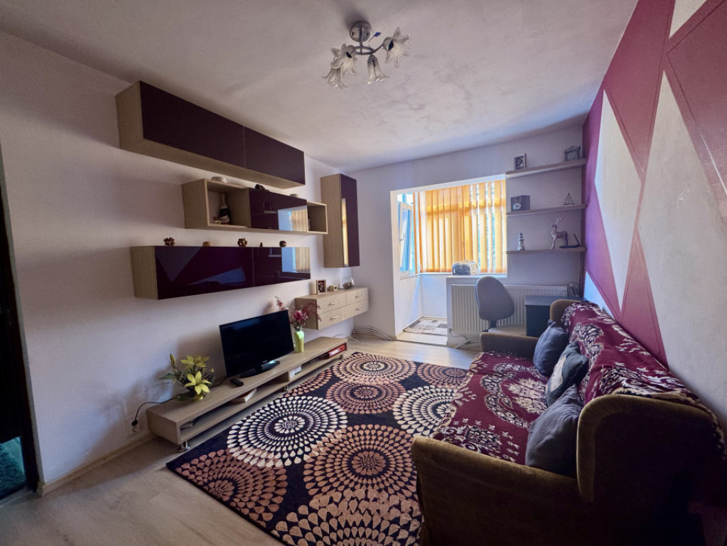 Apartament 3 camere la cheie etaj 2