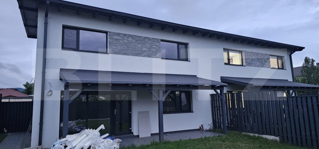 Duplex ultrafinisat în zona Dacia Service – curte 220 mp