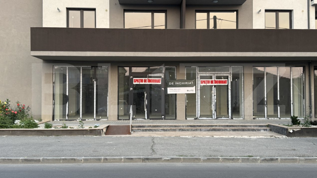 Spațiu comercial parter bloc nou, 109 mp open space, vitrin