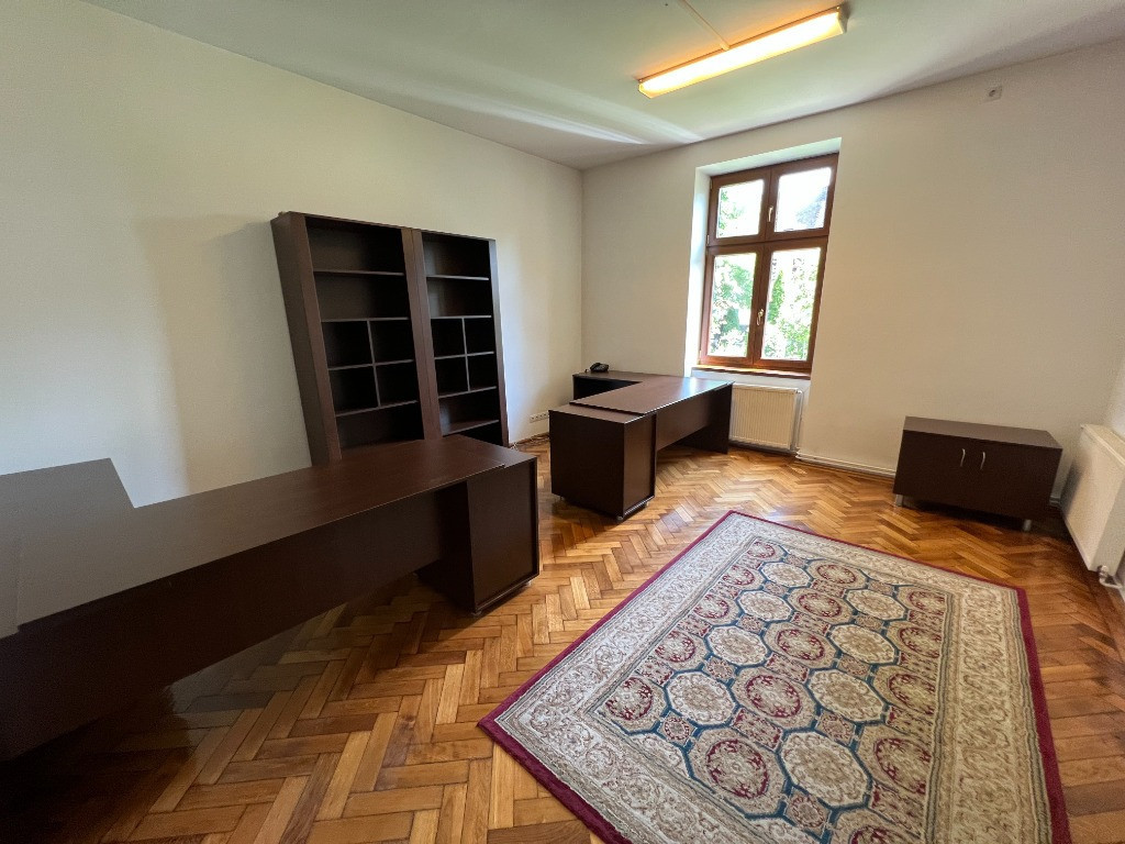 INCHIRIEZ SPATIU BIROU , 30 mp,zona B-dul Victoriei