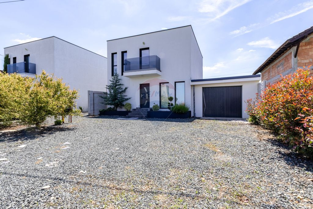 Vilă de lux de închiririat