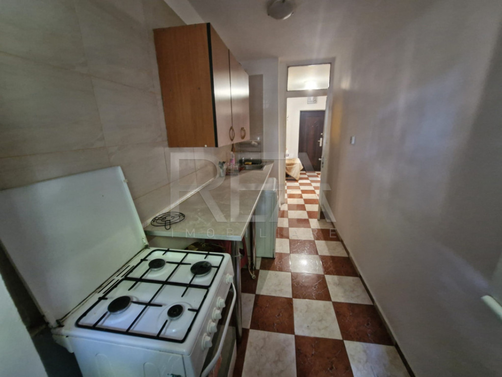 Garsonieră aproape de stația de metrou Mihai Bravu