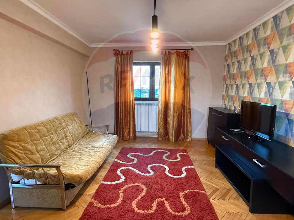 VANZARE Garsoniera cu terasa de 50mp in zona Ultracentral...