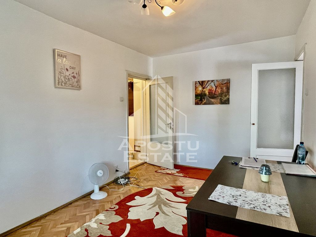 Apartament cu 3 camere etaj intermediar centrala boxa in CF