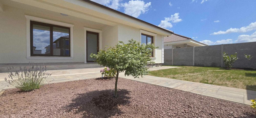 Casa noua pe 1 nivel de vanzare, Cart. nou Rez. Nufarul