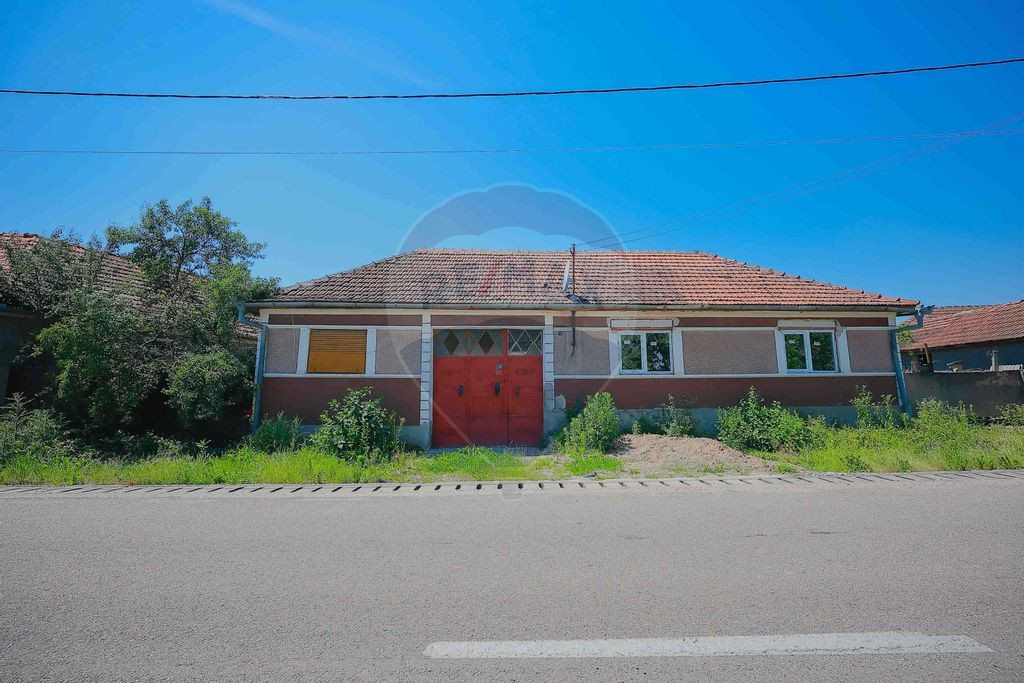 De vânzare apartament cu 2 camere, zona Nufărul, Piața...