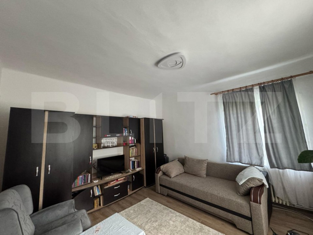 Casă de vanzare, cu 3 camere, 116 mp, zona Bos