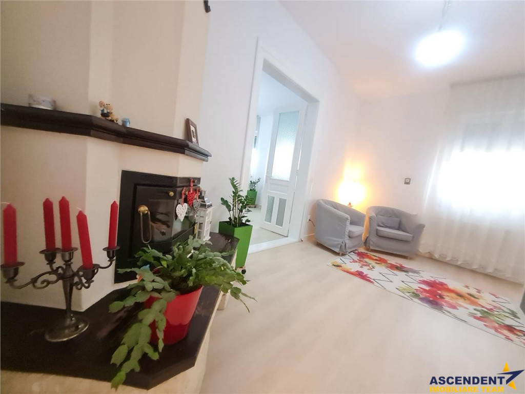 Casa, pe locatie centrala, imbinare apreciabila intre tradit