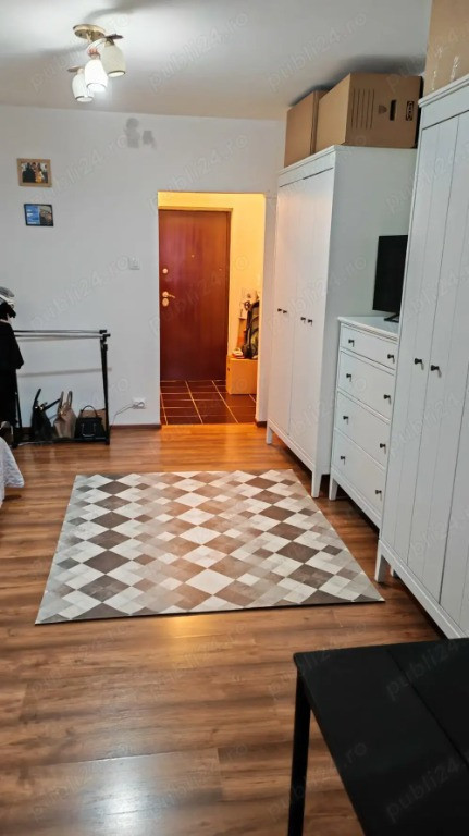 Mihai bravu racari etaj 8