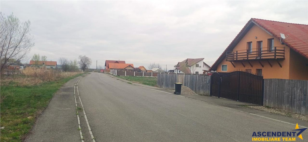 Teren intravilan,constructii,1.400 mp,cartier nou,utilitati,