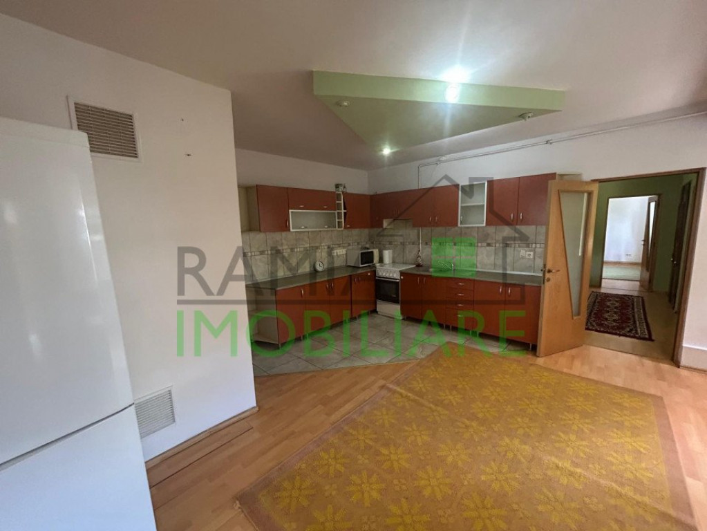 Casa superba de inchiriat. Sacele