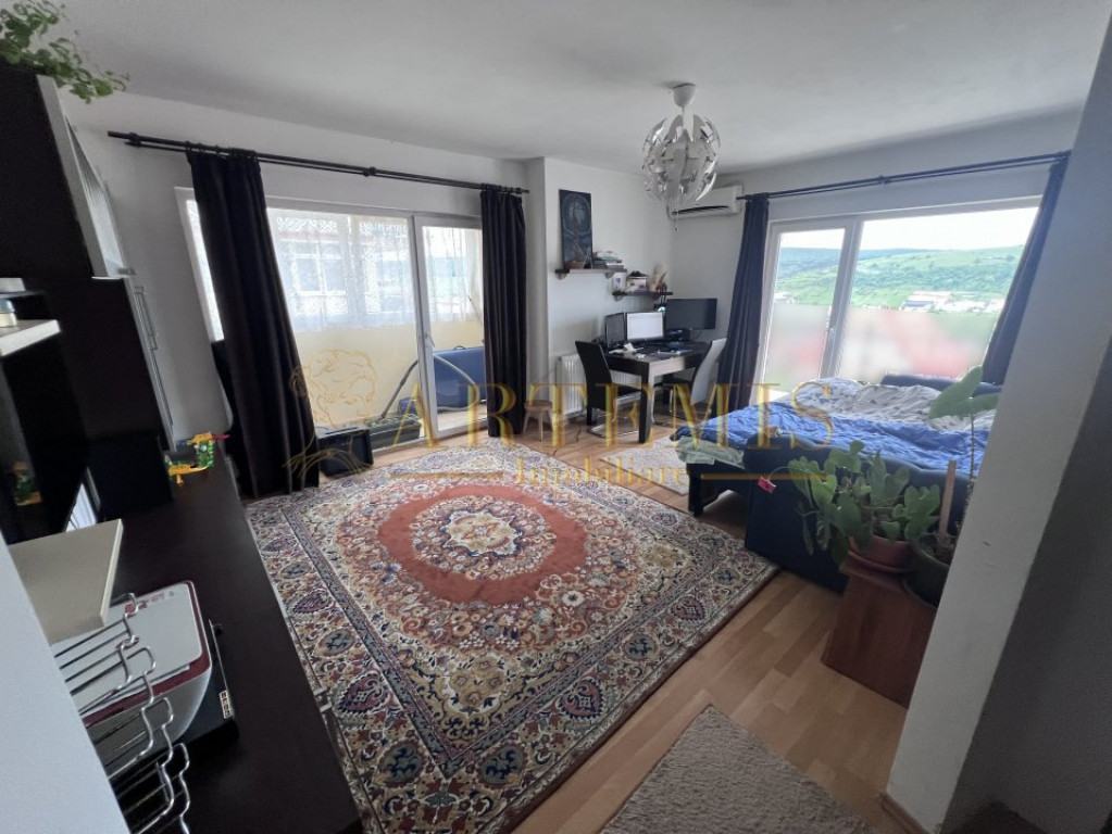 Apartament de 2 camere, decomandat, 55 mp., Baciu.