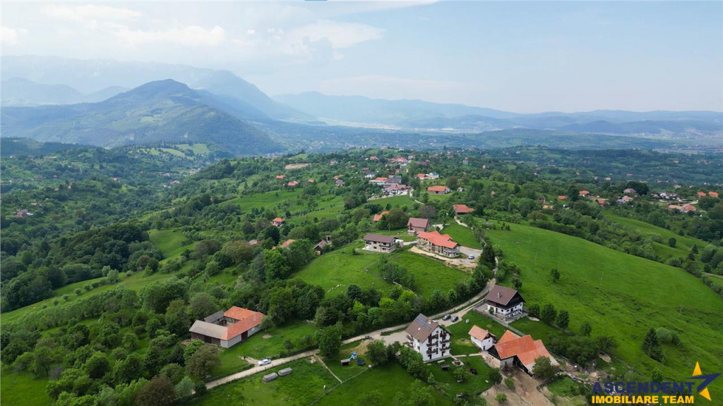 2.800 mp teren intravilan cu priveliste de vis Bran. Sohodol
