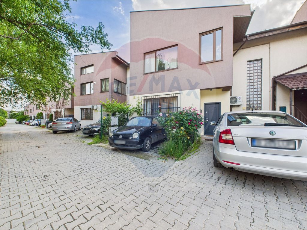 Apartament de vanzare 4 camere, Prelungirea Ghencea, Brag...