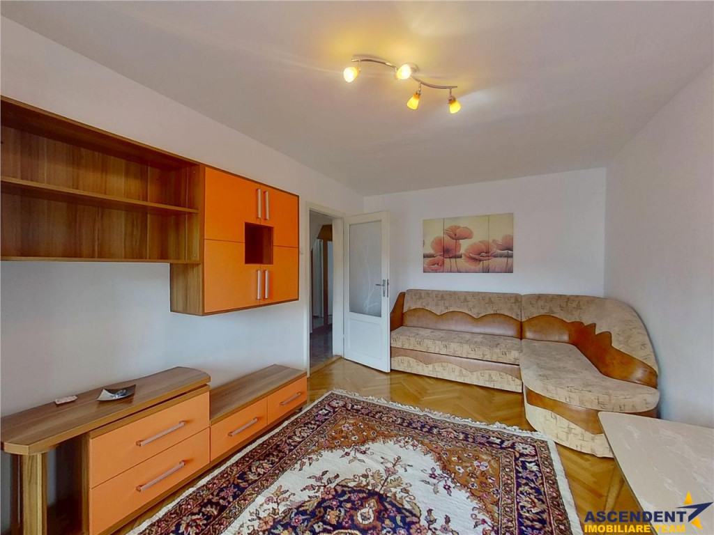 TUR 3D! Decomandat, doua balcoane, loc de parcare, vedere sp