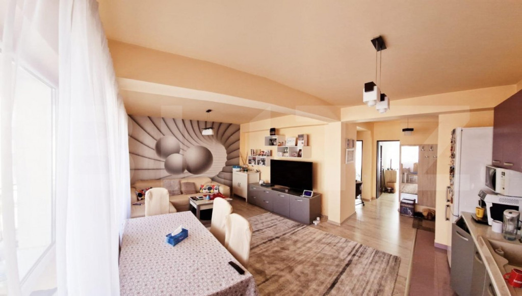 Apartament de vanzare, cu 3 camere, 61 mp, 2 balcoane, parca