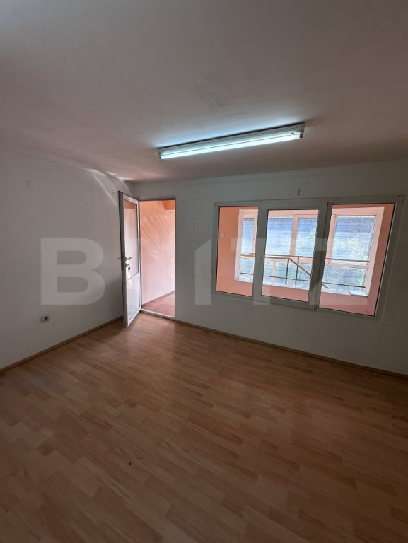 Spatiu de birouri, de inchiriat, 19 mp, zona centrala