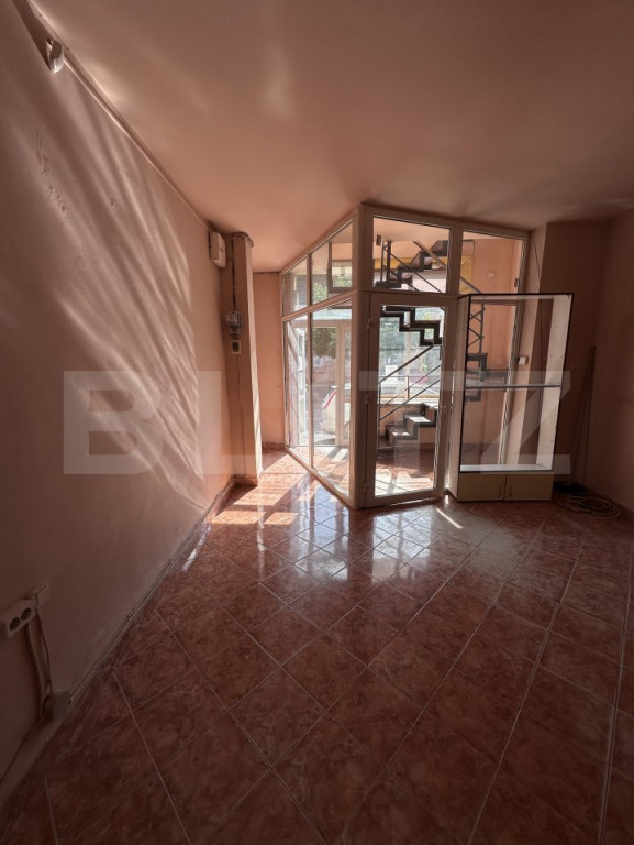 Spatiu de birouri, de inchiriat, 19 mp, zona centrala