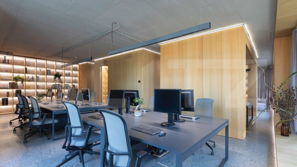 Spatiu comercial/birou, de inchiriat, 140 mp, parcari, zona