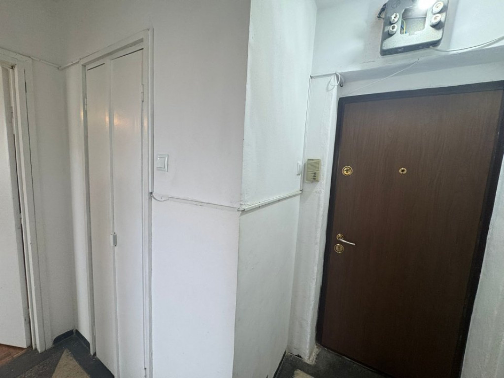 Apartament de vanzare, cu 2 camere, 48 mp, zona Terezian