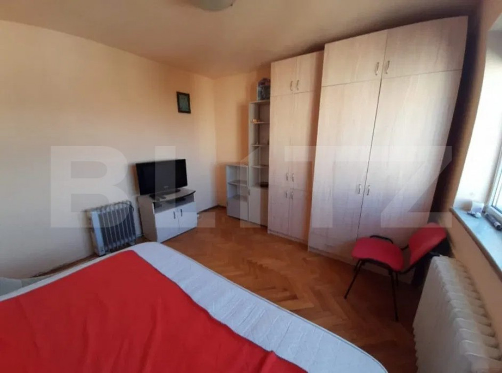 Apartament 2 camere, decomandat, parcare, zona Manastur
